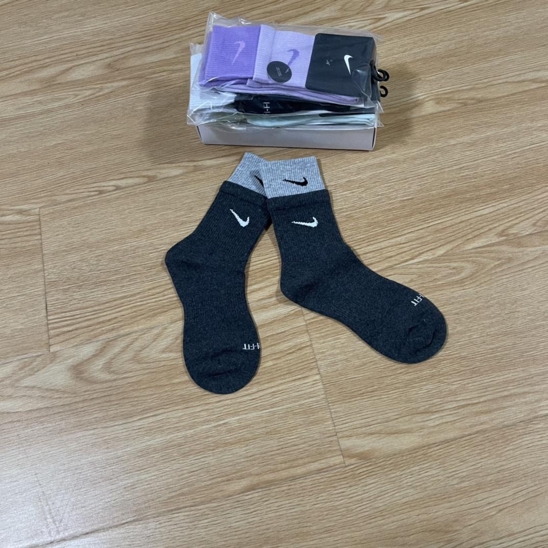 0122196d27c0d8da53c17d132409dac7.jpg