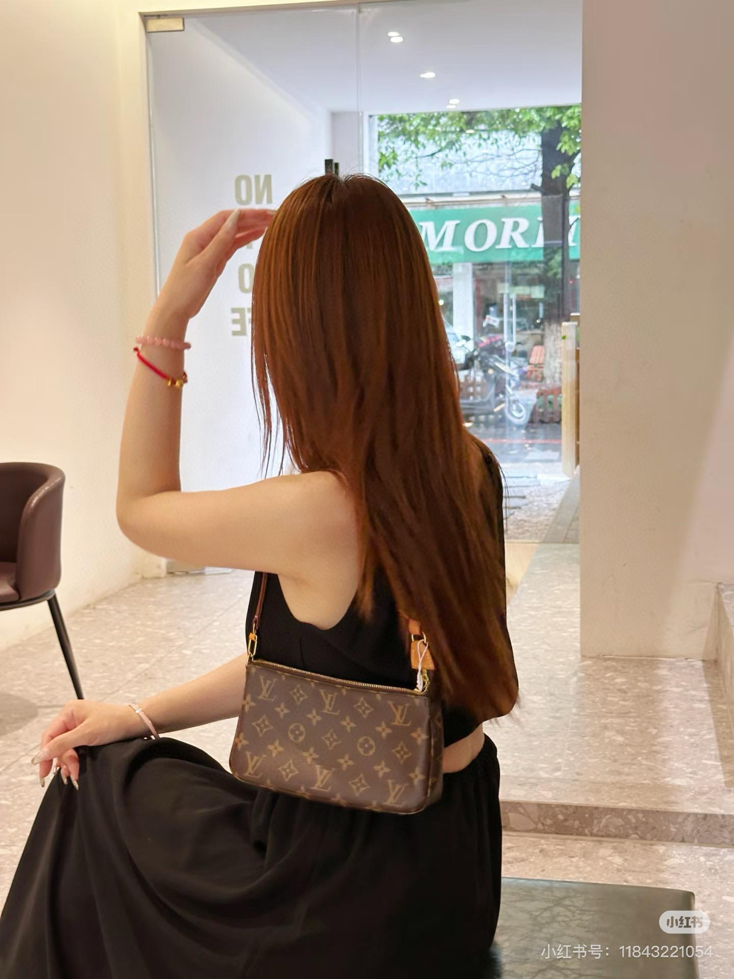 e4a45ba556b134672dcb90c3a74b8072.jpg