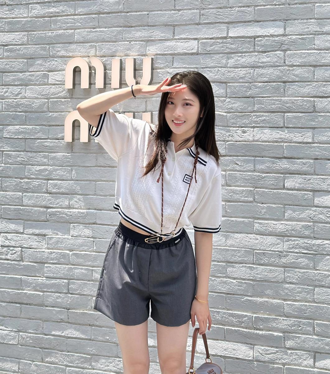 60a57a3c5af867d1bcf52a9fd64a15c9.jpg