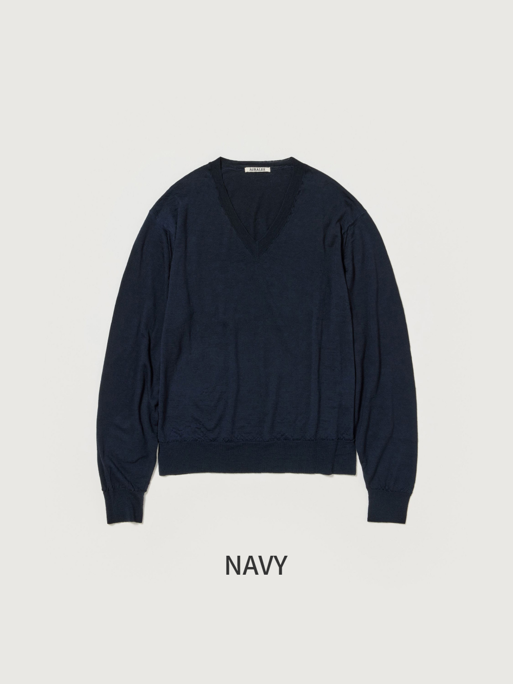 KIRA | AURALEE PRODUCT DYED WOOL KNIT V-NECK P/O - 트렌디한 디자인