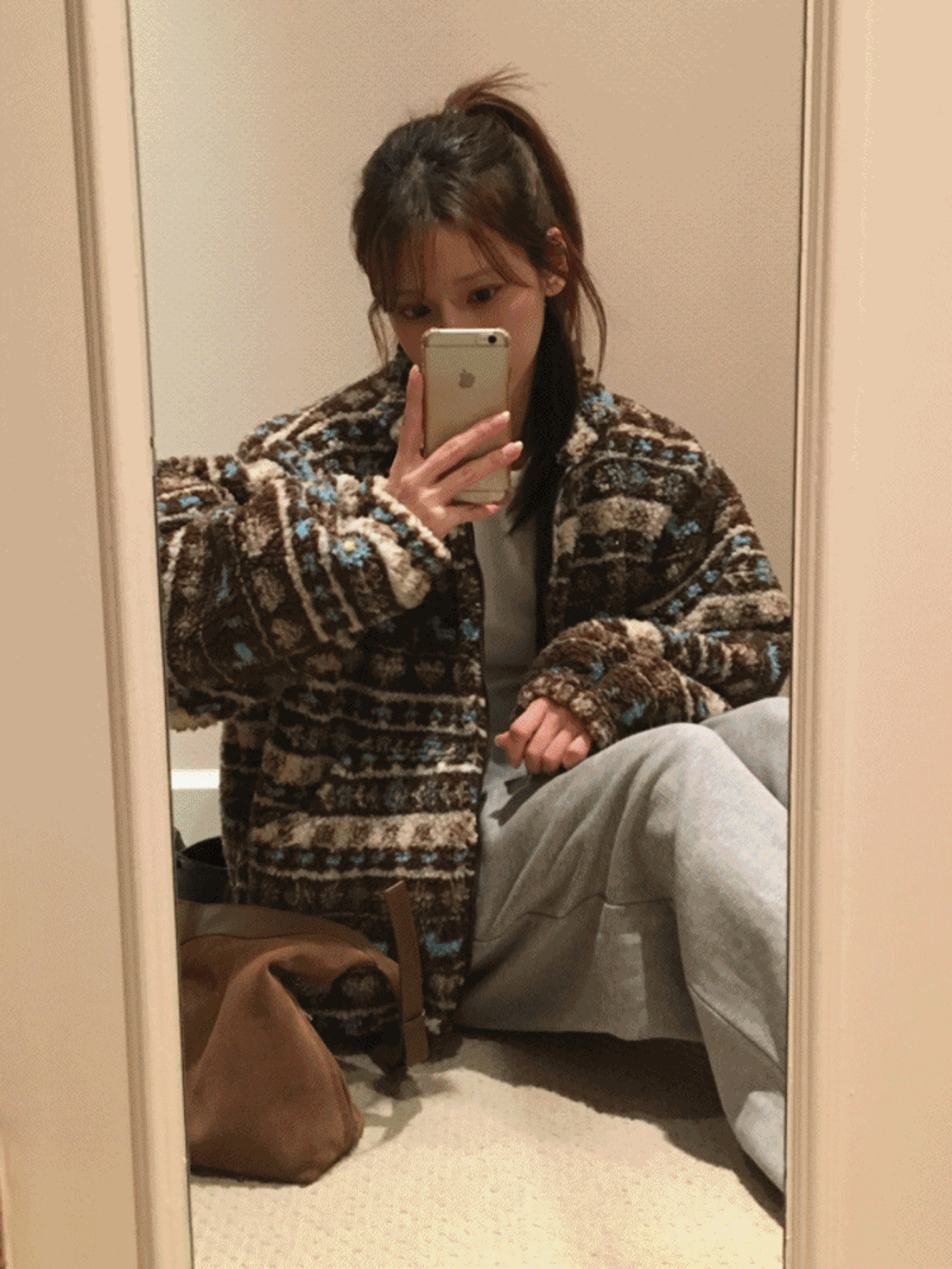 더벨즈 후리스 점퍼