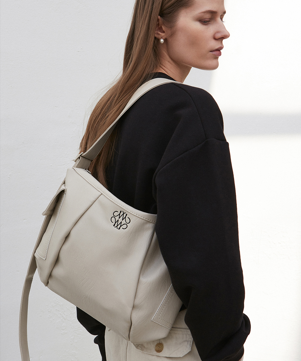 ★NlCK&NLCOLE★ NICOLE LINE HOBO BAG_LIGHT BEIGE NICOLE LINE HOBO BAG_LIGHT BEIGE - 닉앤니콜