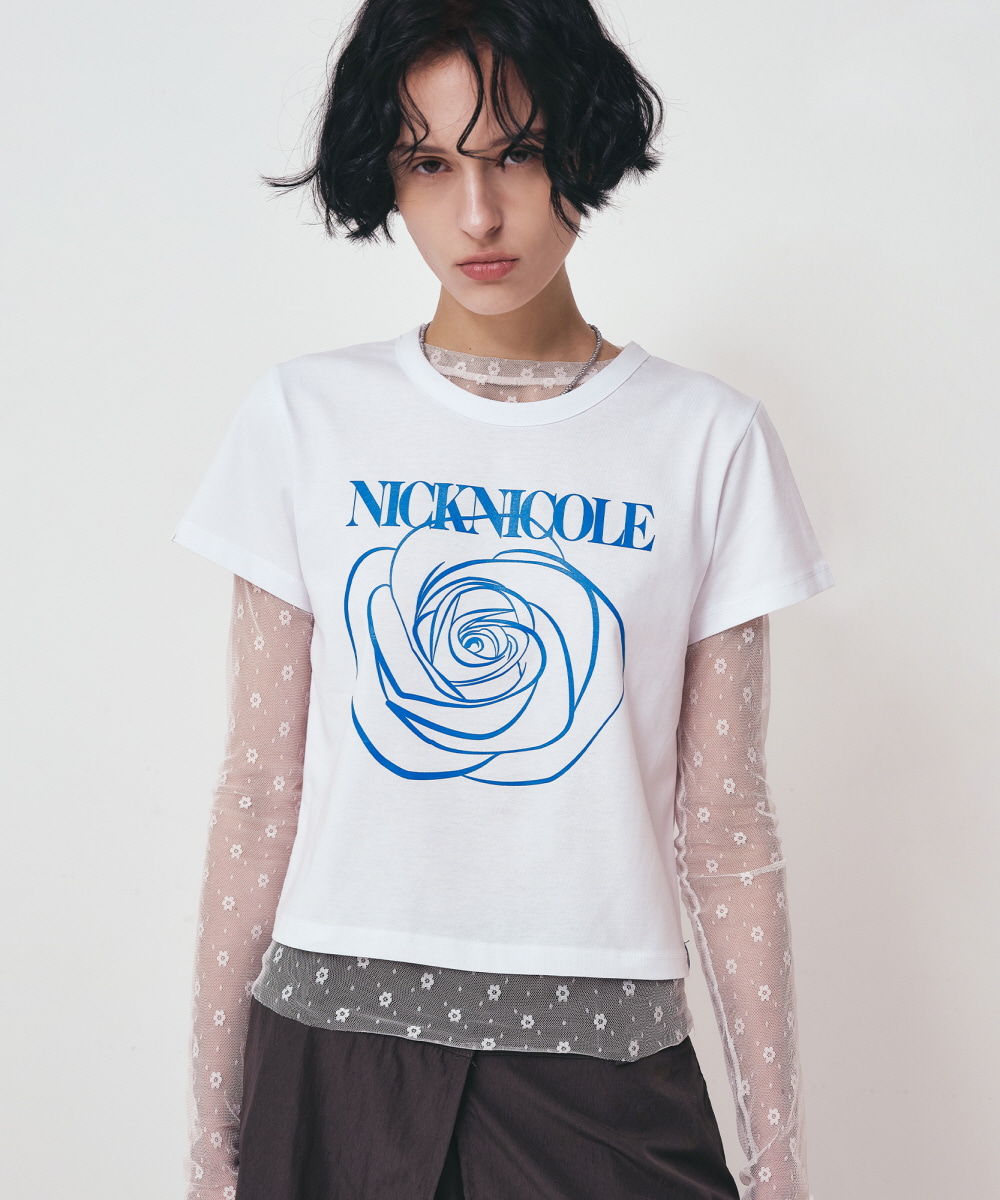 韓国 人気 フラワーロゴT[NICK&NICOLE] ROSE SIGNATURE CROP TOP ROSE SIGNATURE CROP TOP_WHITE BLACK - 닉앤니콜