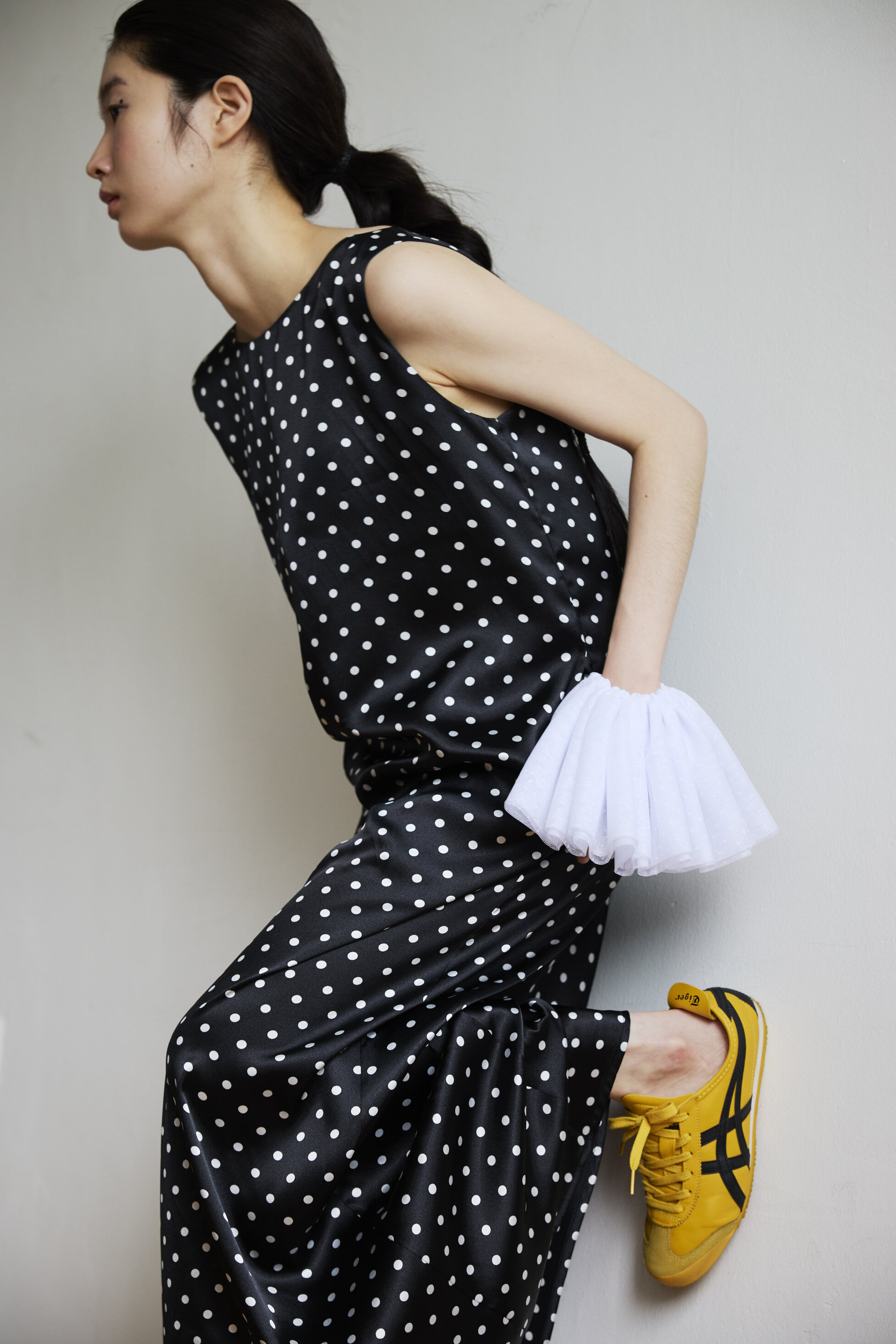 POSHA | v-back dot dress 여유로운 실루엣 도트 롱 원피스
