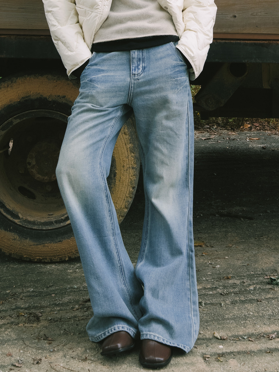 LCVÉ | VINTAGE WASH BOOTSCUT DENIM PANTS