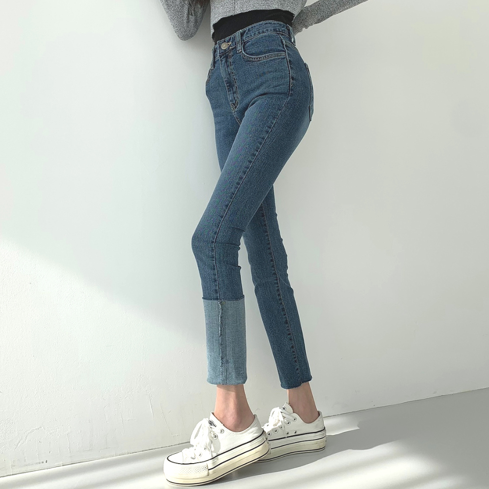 바지 모델 착용 이미지-S1L11