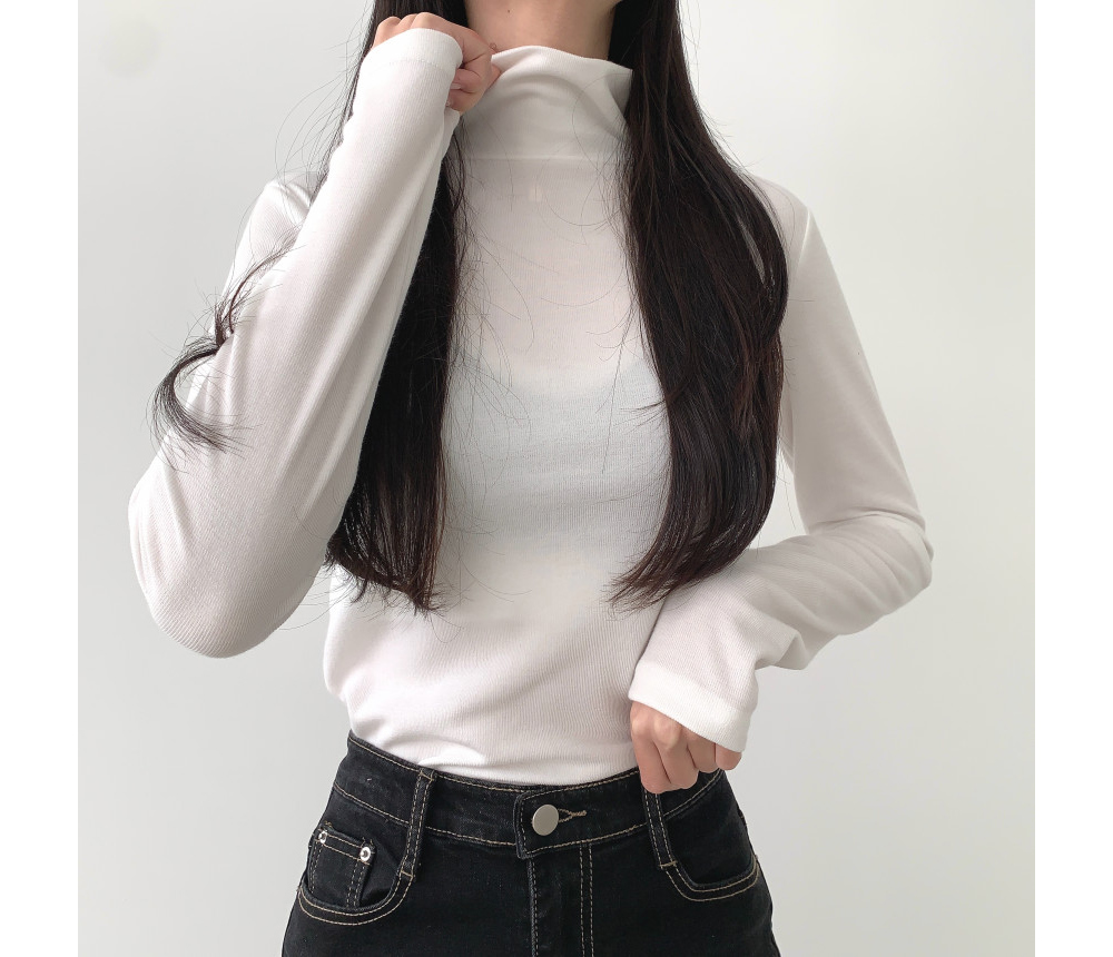 긴팔 티셔츠 모델 착용 이미지-S1L3