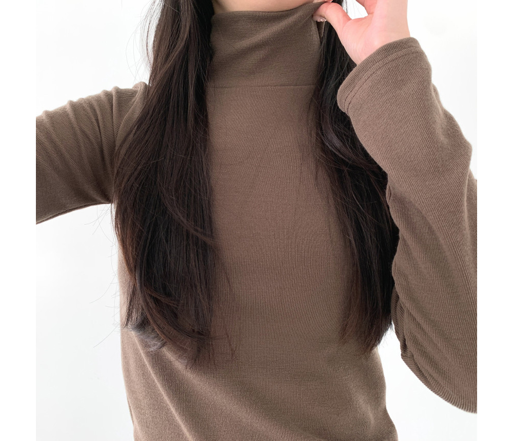 긴팔 티셔츠 모델 착용 이미지-S1L10