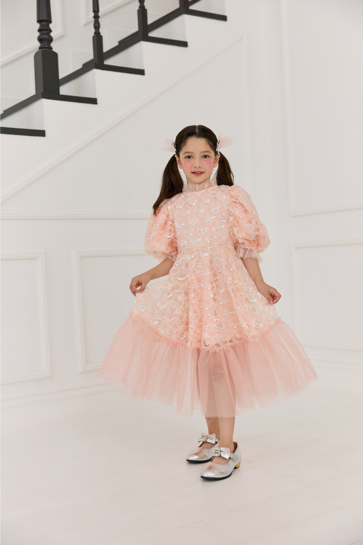 드레스 모델 착용 이미지-S79L5