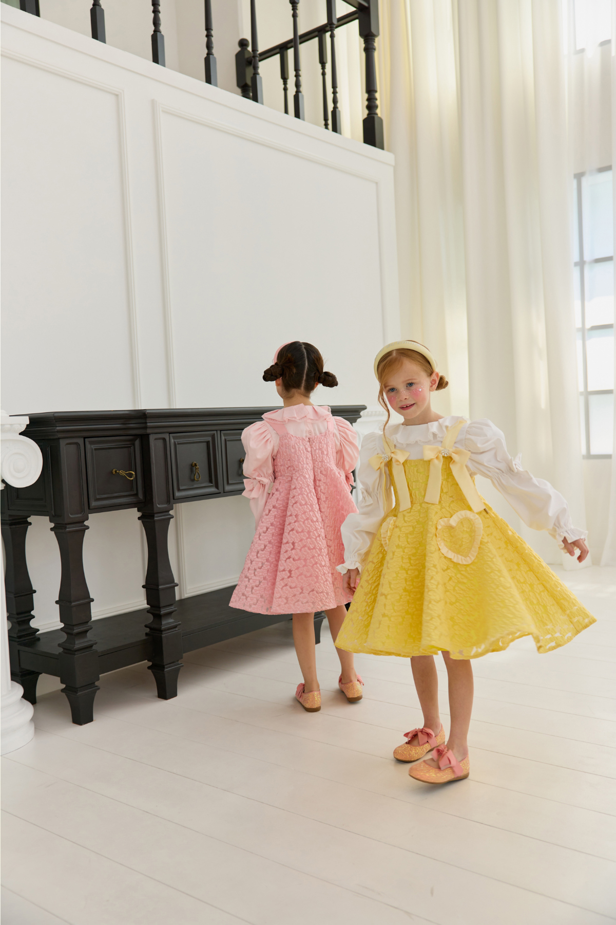 드레스 모델 착용 이미지-S85L75