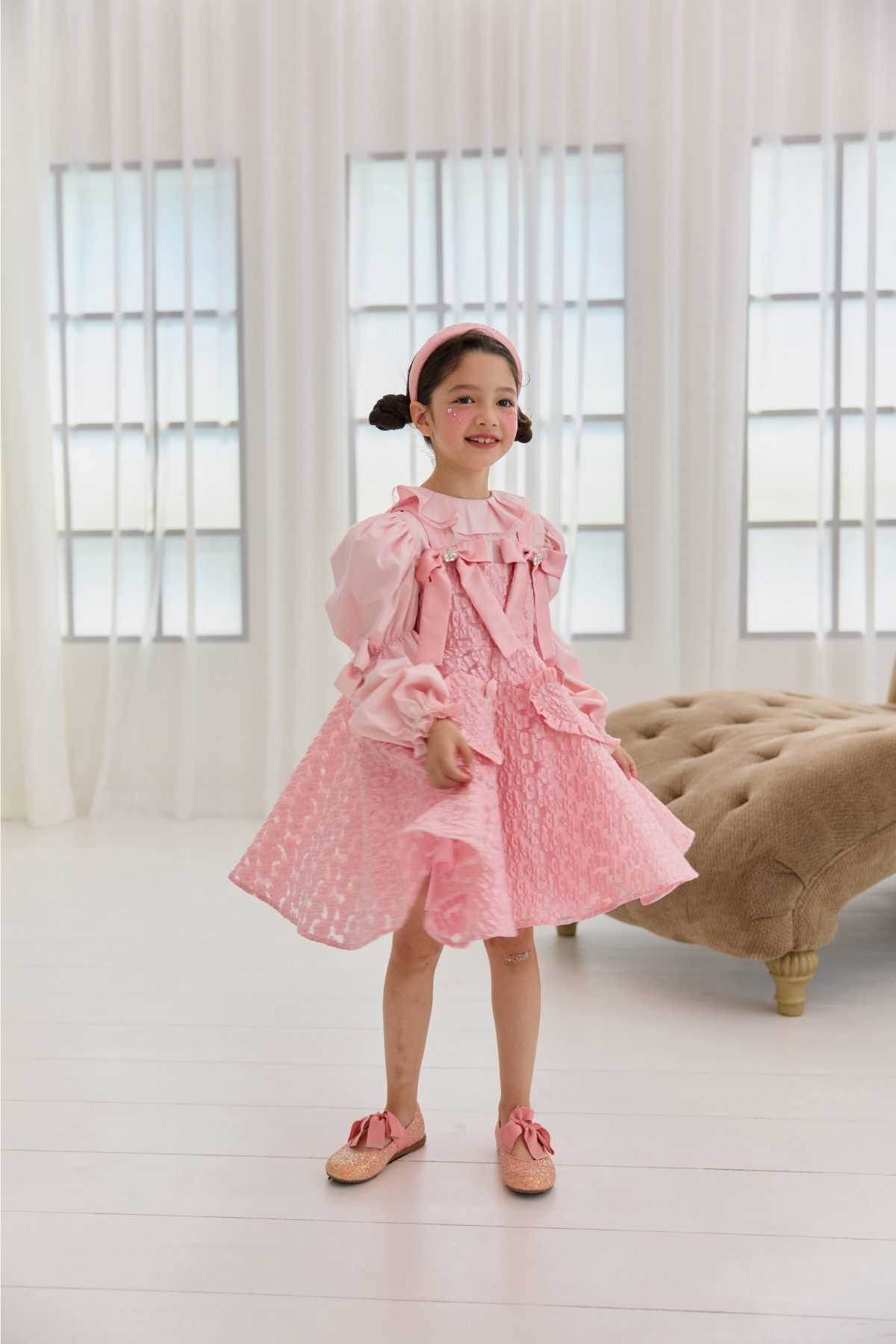 드레스 모델 착용 이미지-S82L17