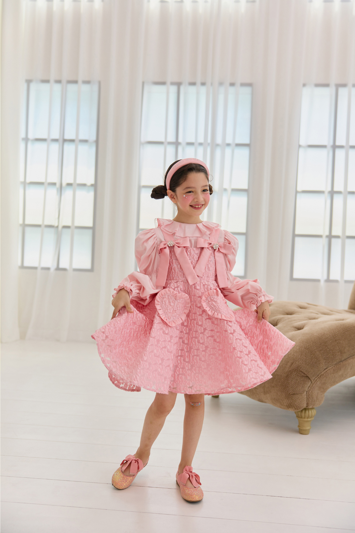 드레스 모델 착용 이미지-S82L24