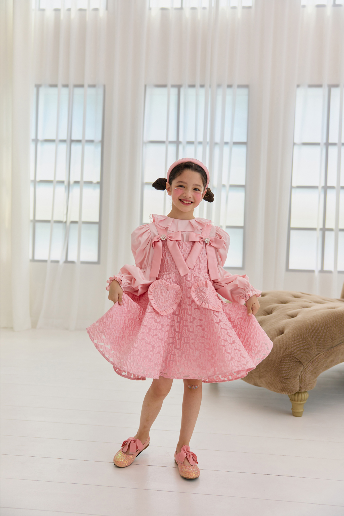 드레스 모델 착용 이미지-S82L22