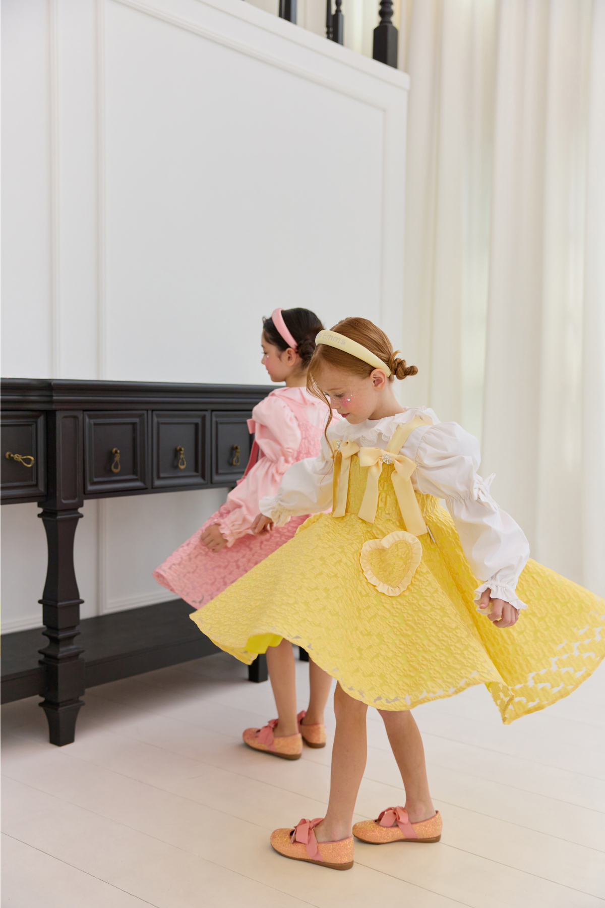 드레스 모델 착용 이미지-S85L56