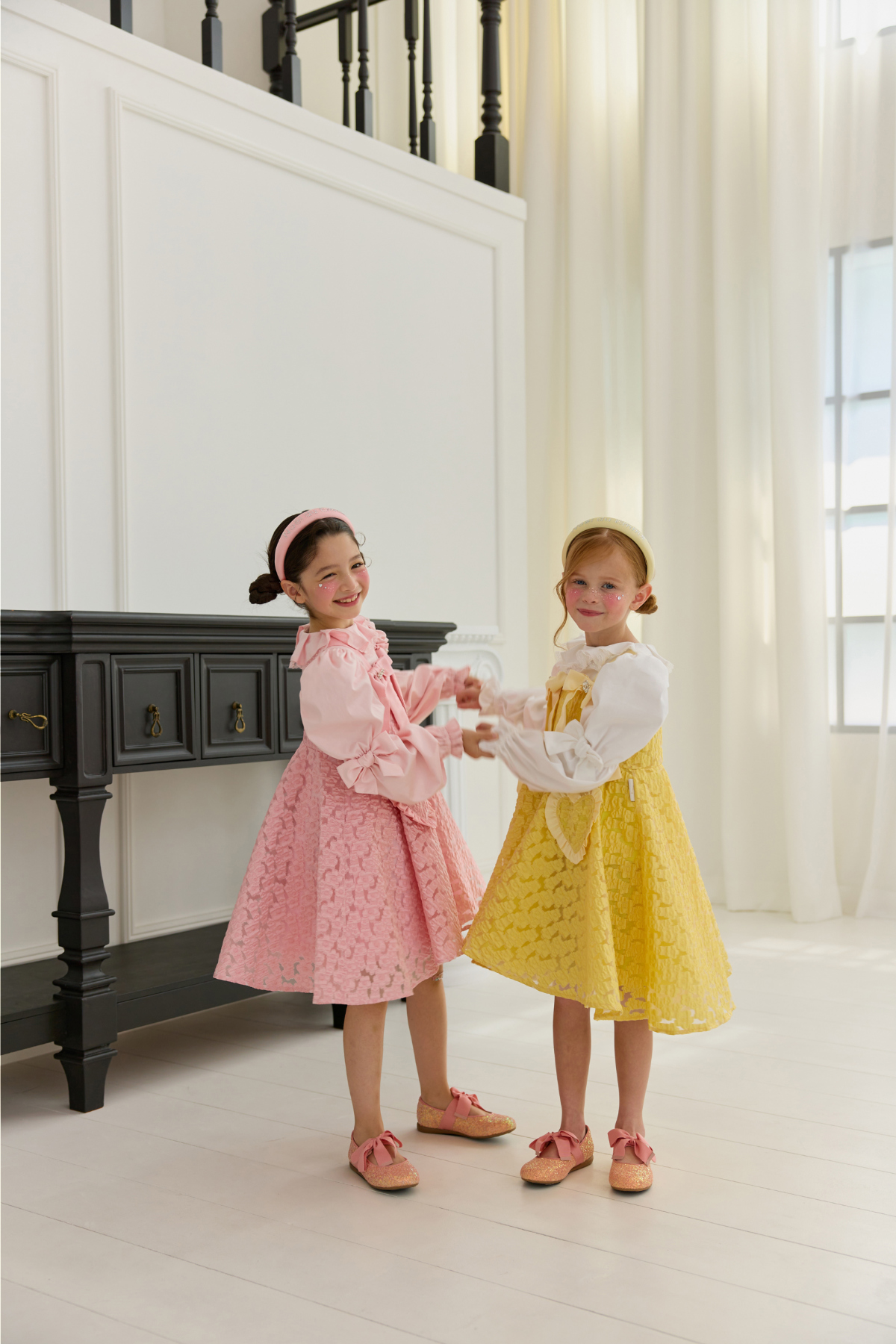 드레스 모델 착용 이미지-S82L41