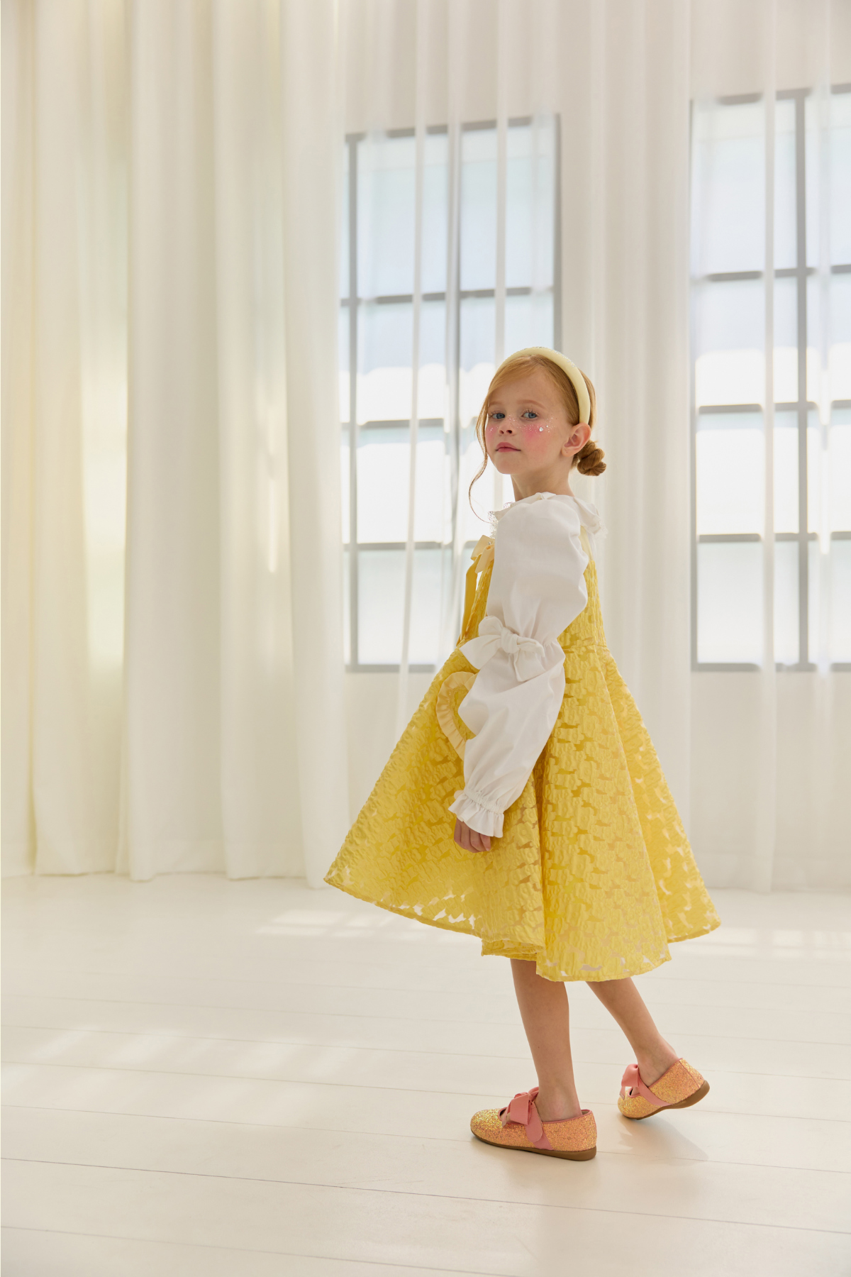 드레스 모델 착용 이미지-S85L93