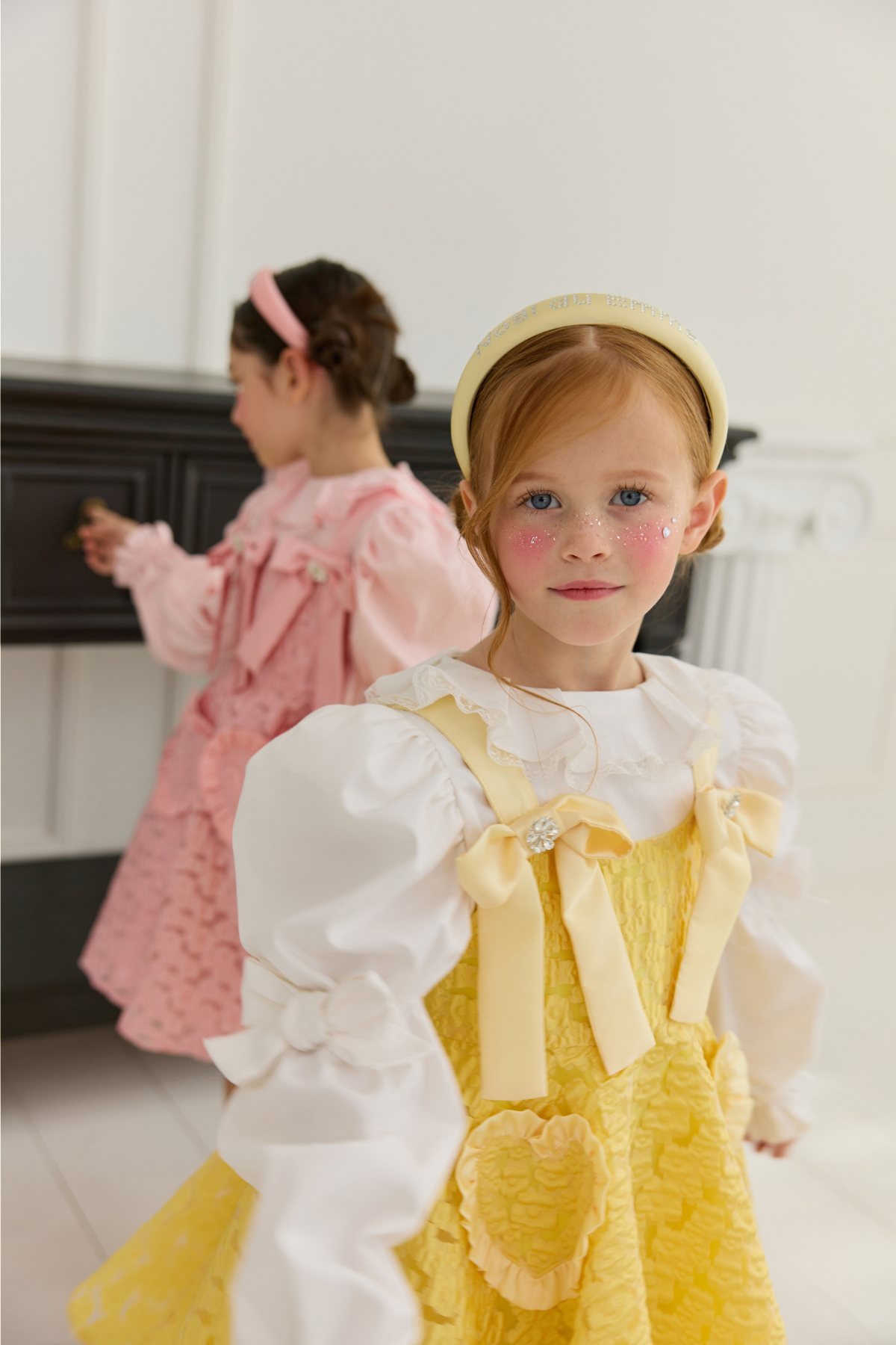 드레스 모델 착용 이미지-S85L71