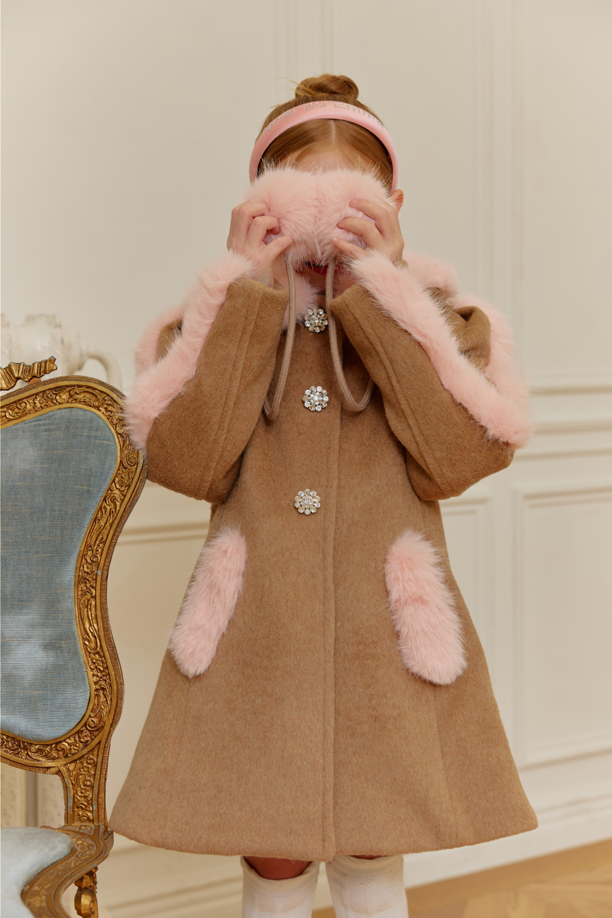 코트 모델 착용 이미지-S111L31