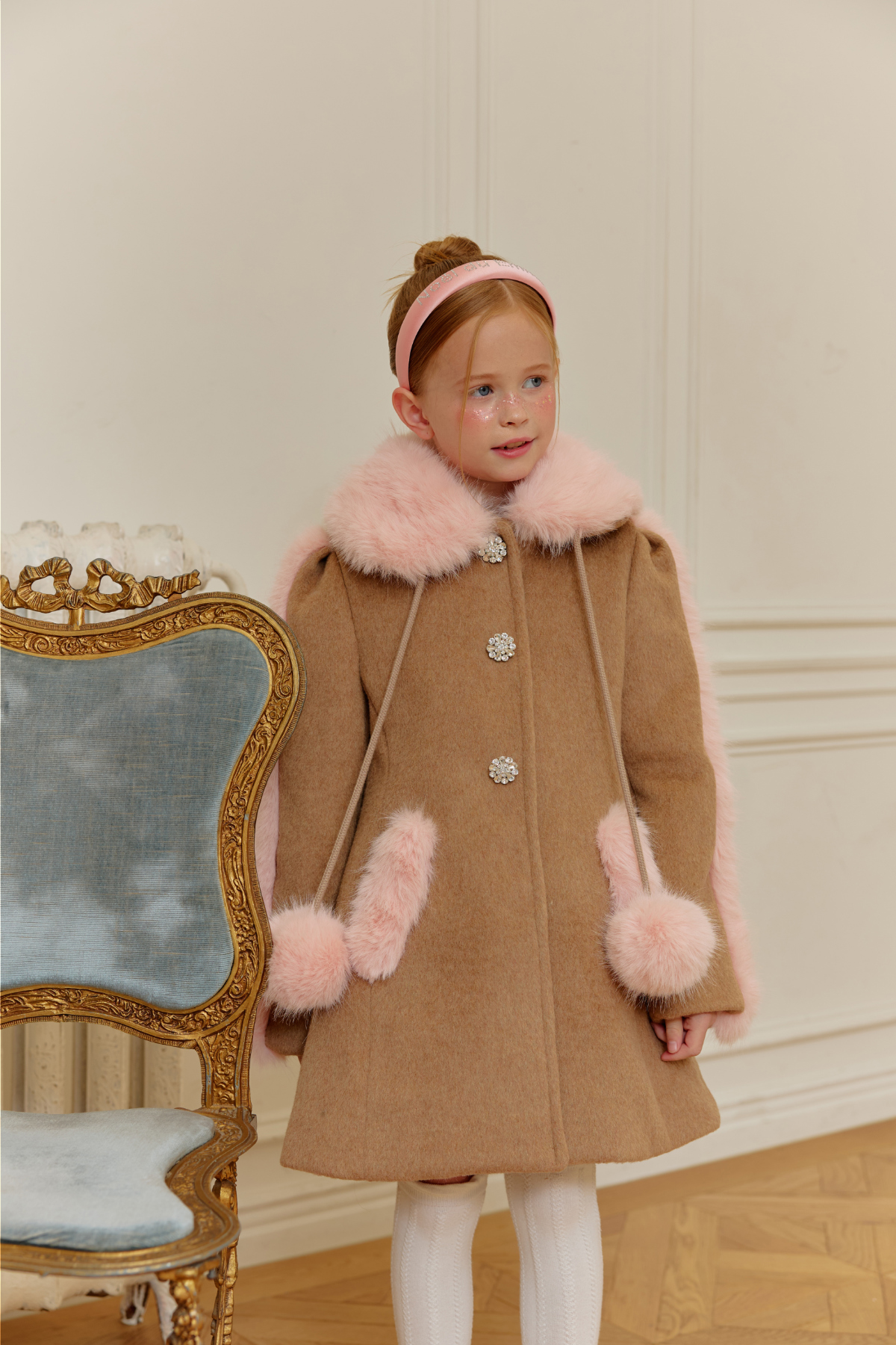 코트 모델 착용 이미지-S111L35