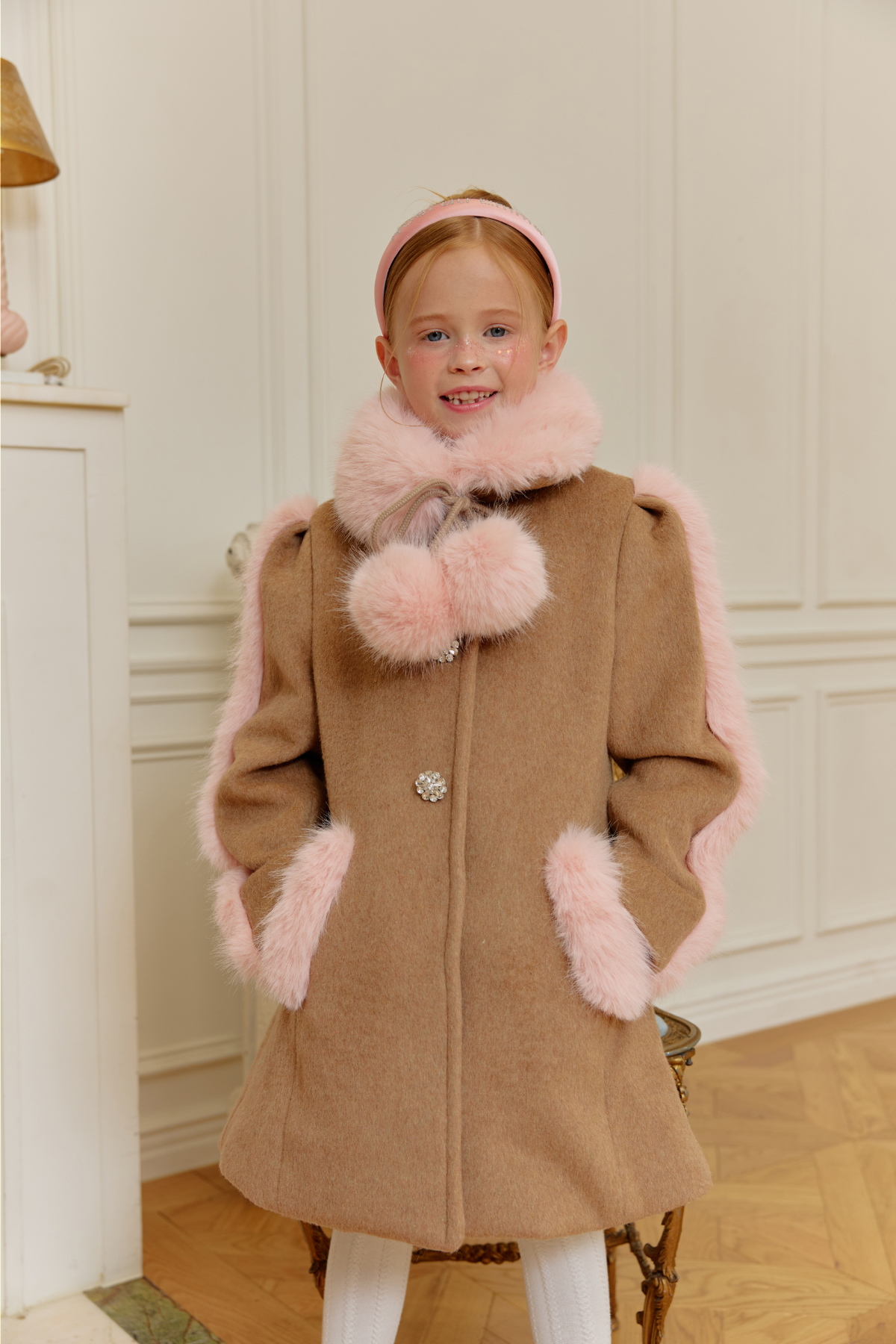 코트 모델 착용 이미지-S111L4