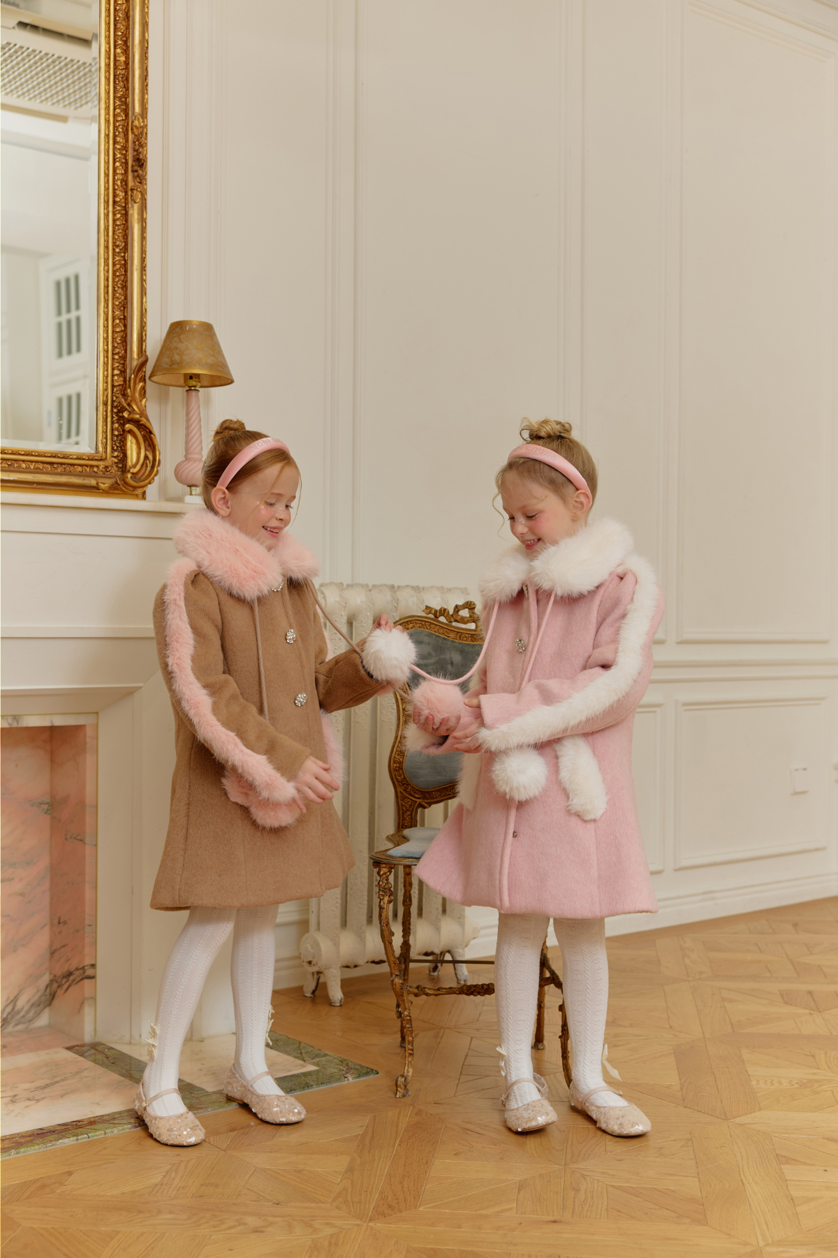 코트 모델 착용 이미지-S112L58