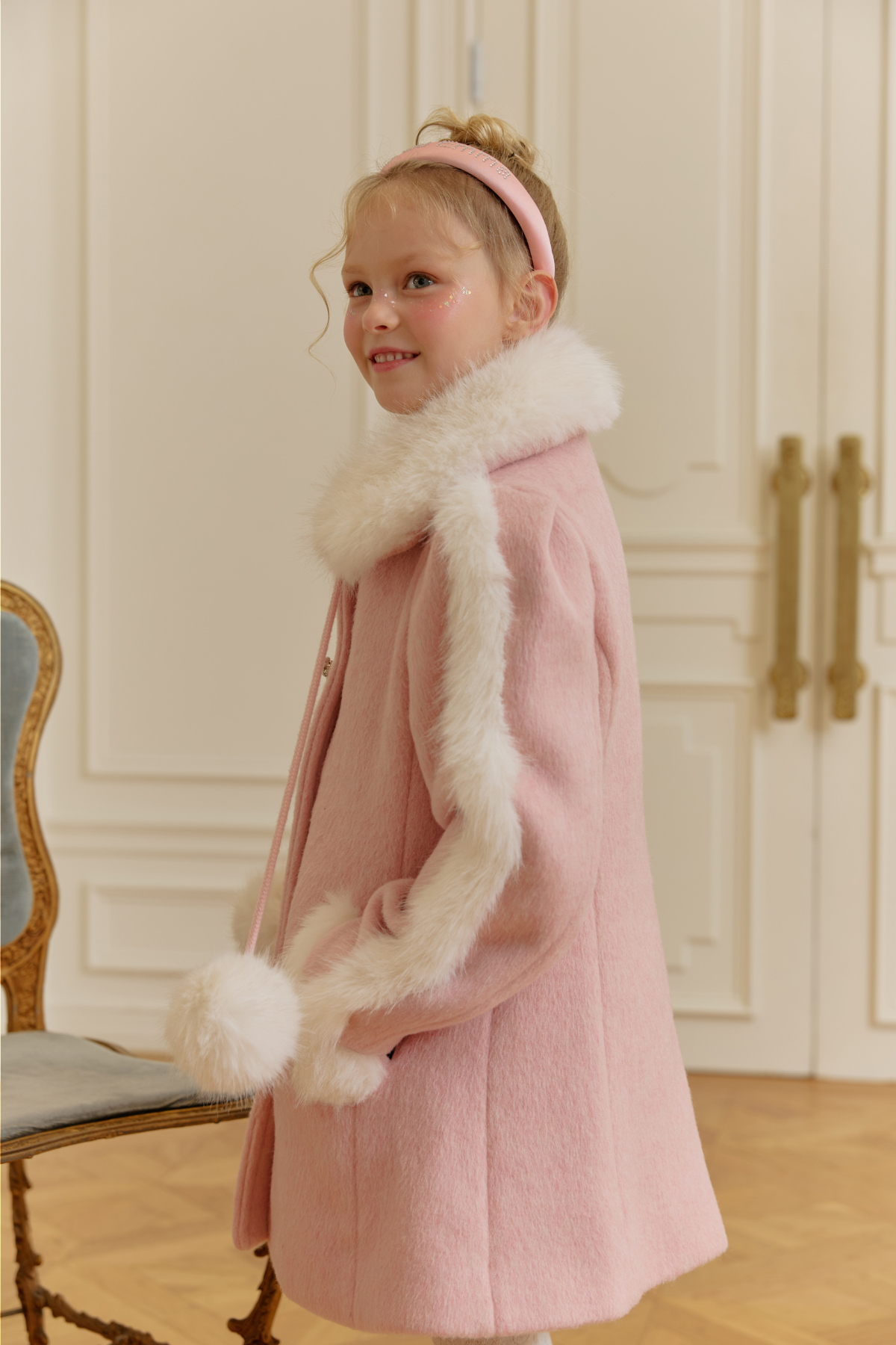 코트 모델 착용 이미지-S112L16