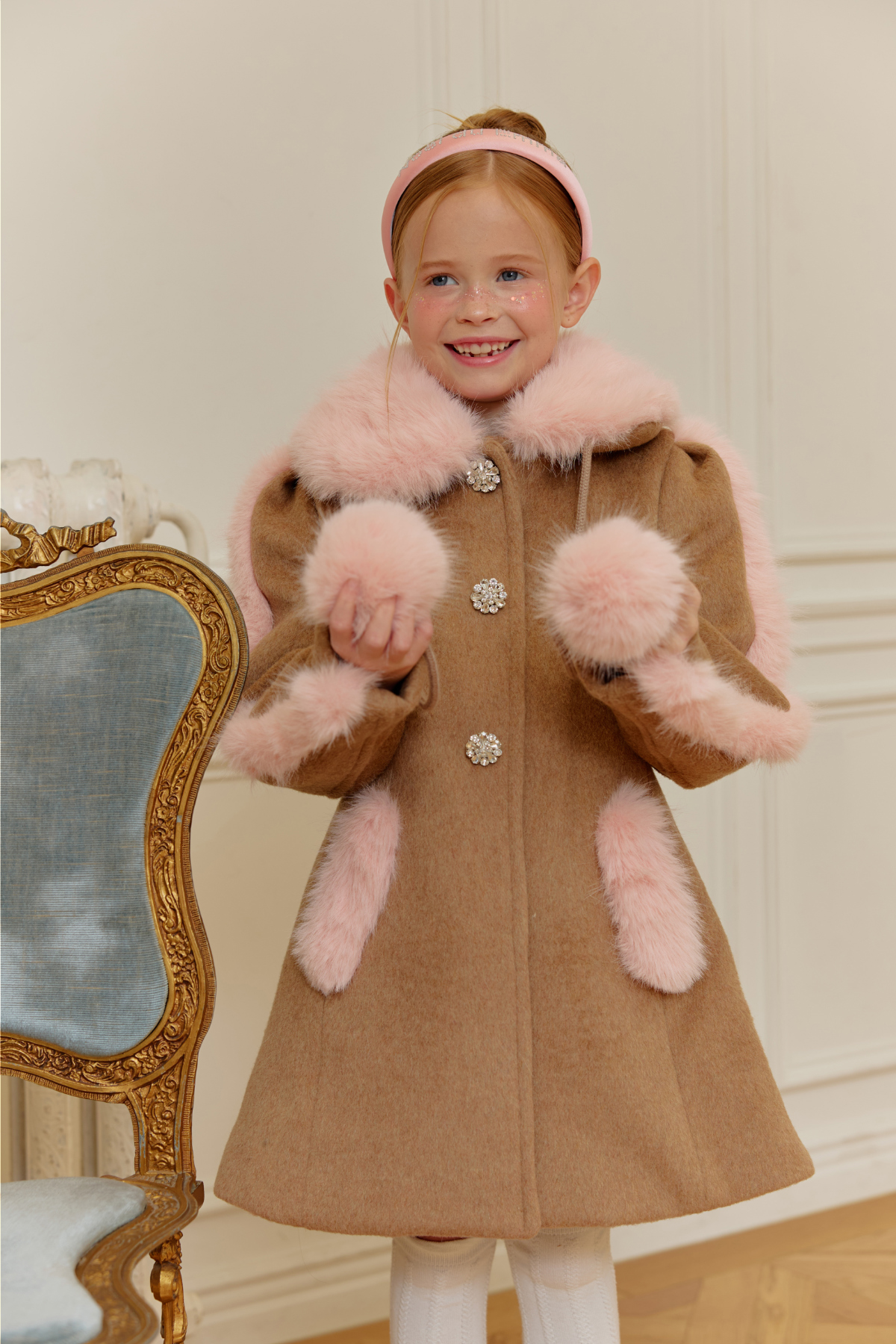 코트 모델 착용 이미지-S111L29