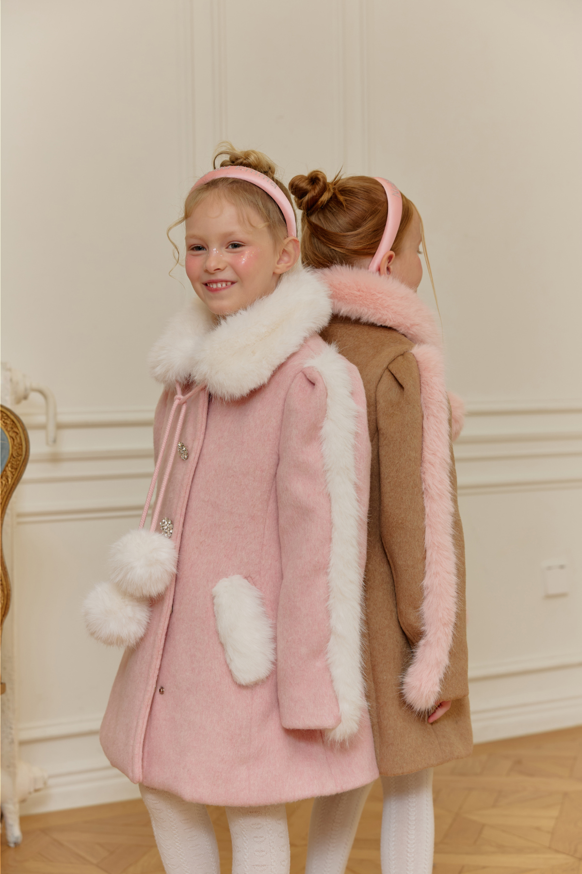 코트 모델 착용 이미지-S112L66