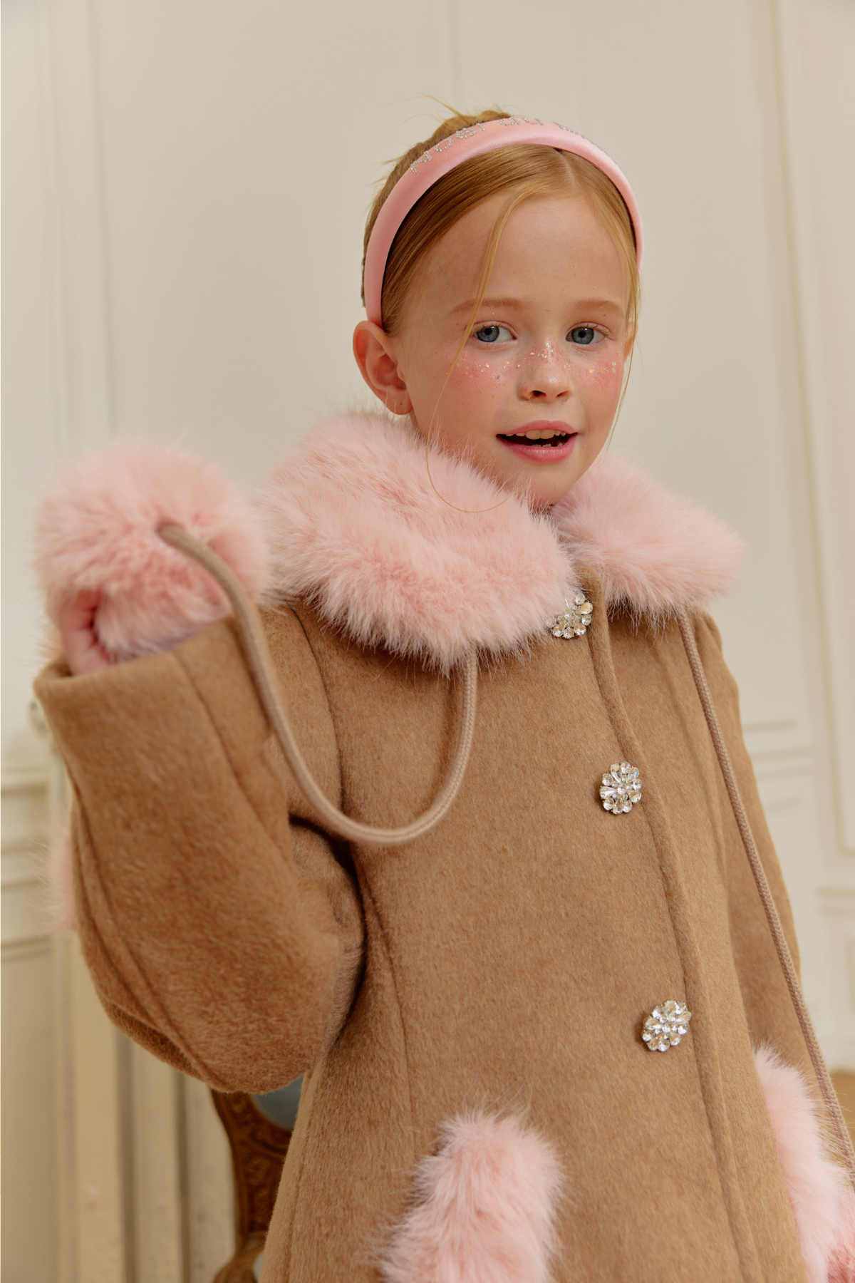 코트 모델 착용 이미지-S111L19