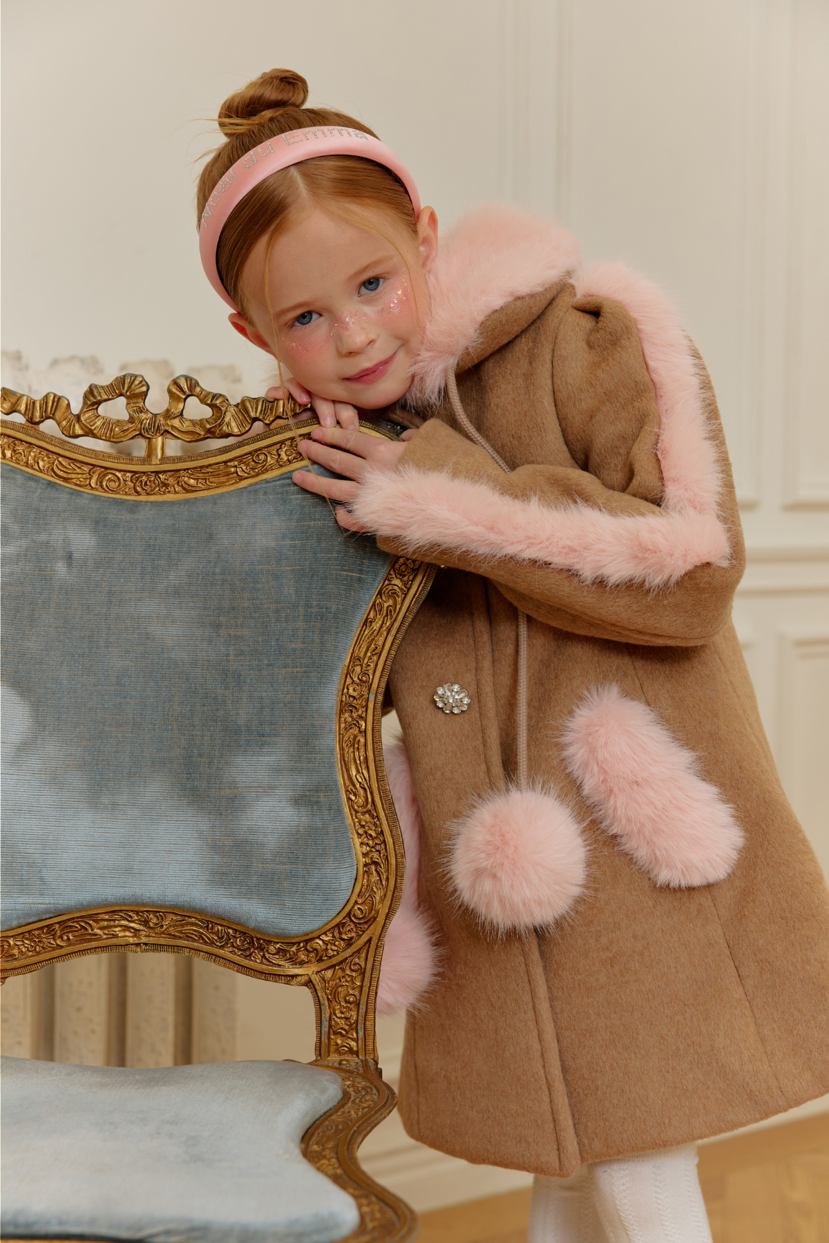 코트 모델 착용 이미지-S111L38