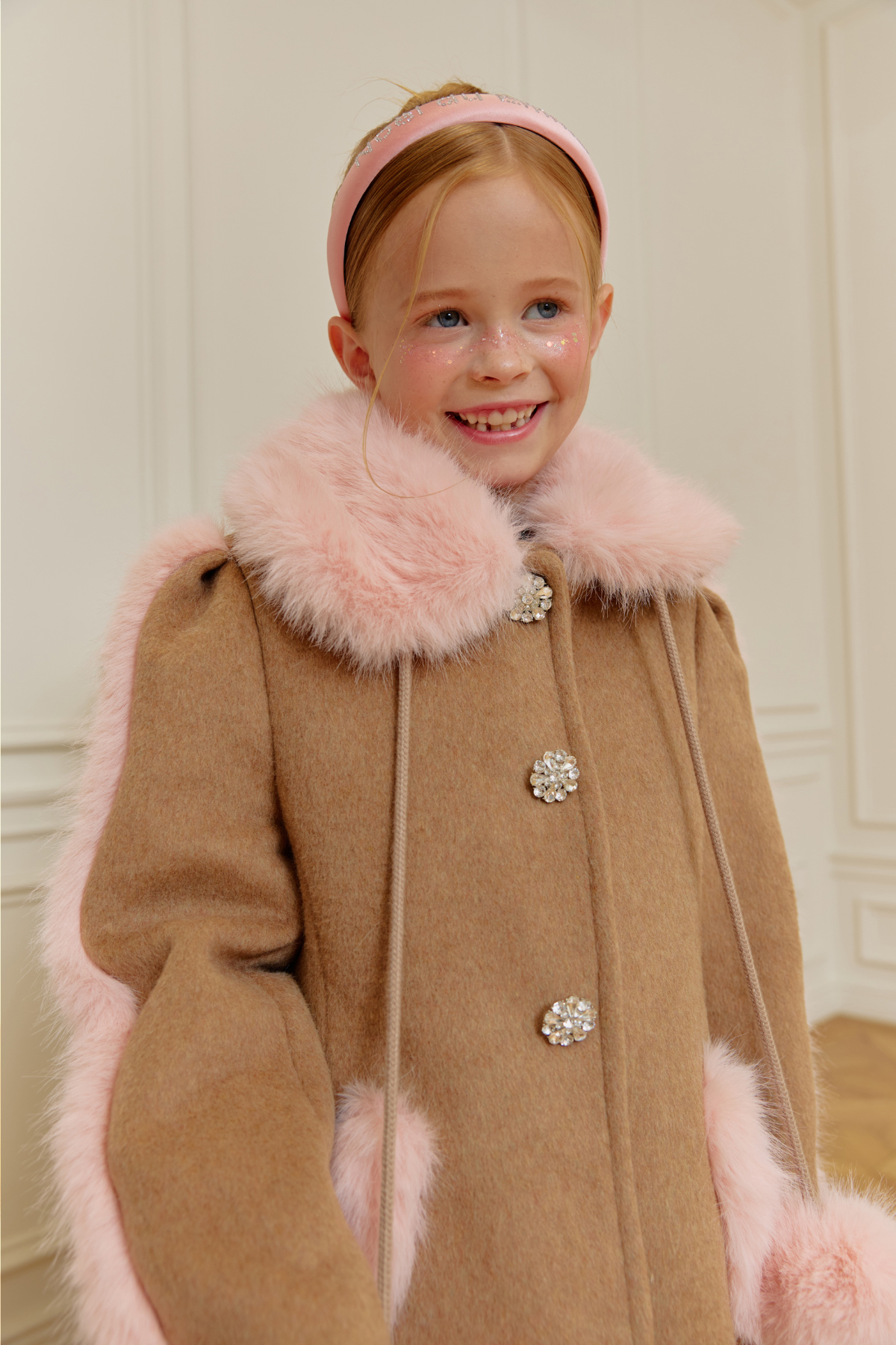 코트 모델 착용 이미지-S111L17