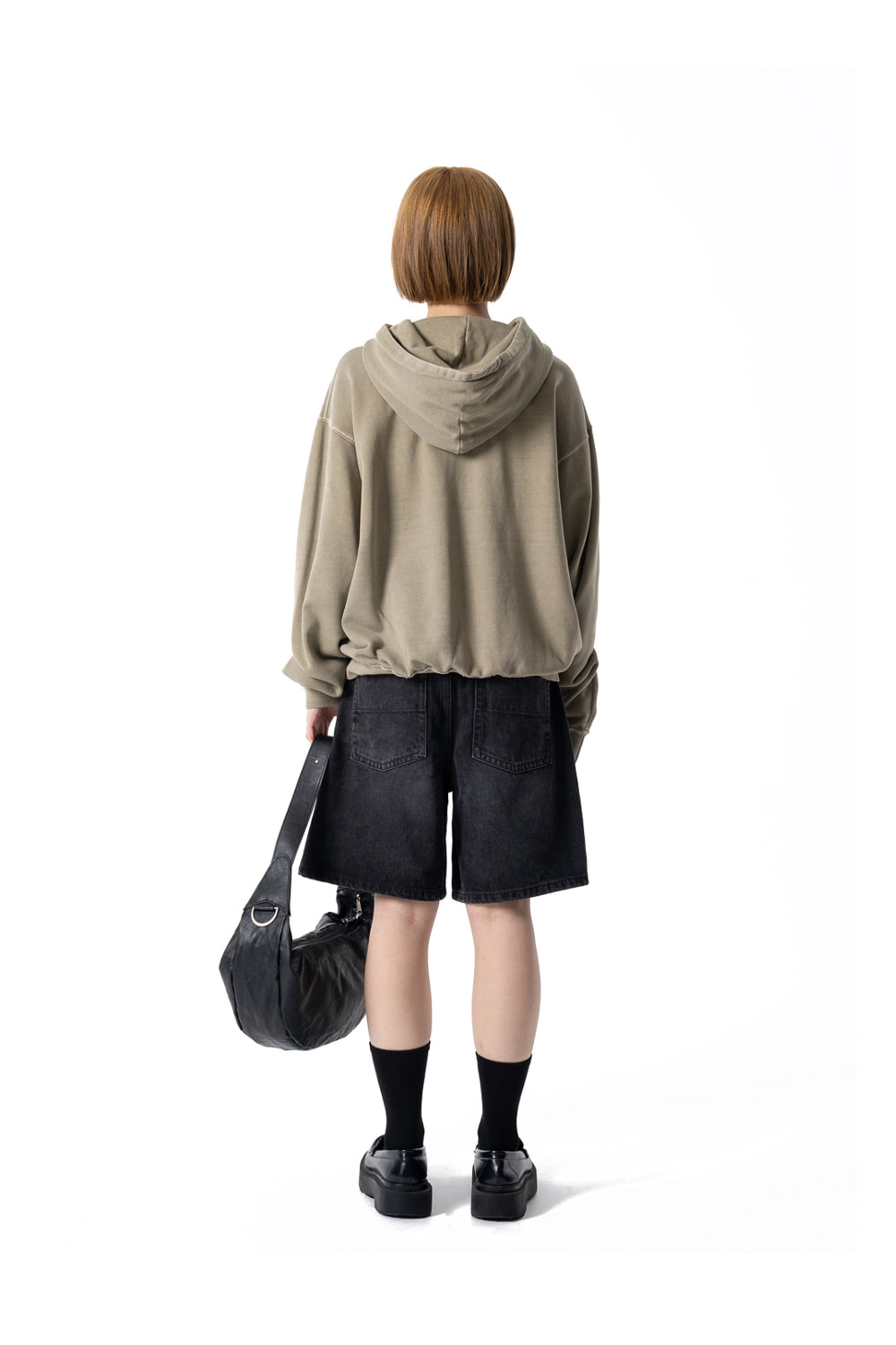 IUGAMAKARAS★韓国★男女兼用★H-Buckle Banana Leather Bag H-Buckle Banana Leather Bag (brown) - IUGAMAKARAS | 60