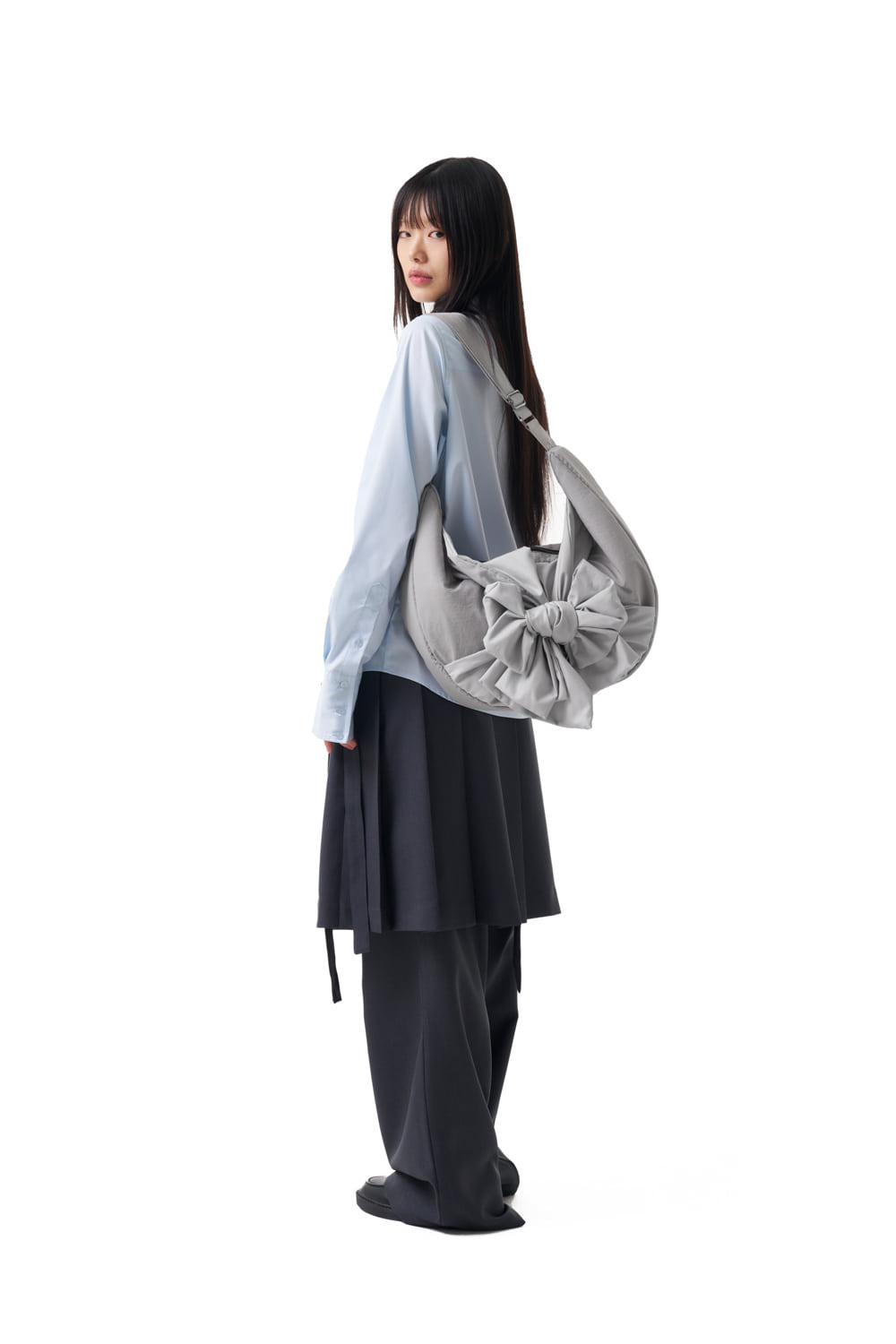 Knotted Shoulder Bag (Nylon-Silver) | IUGAMAKARAS