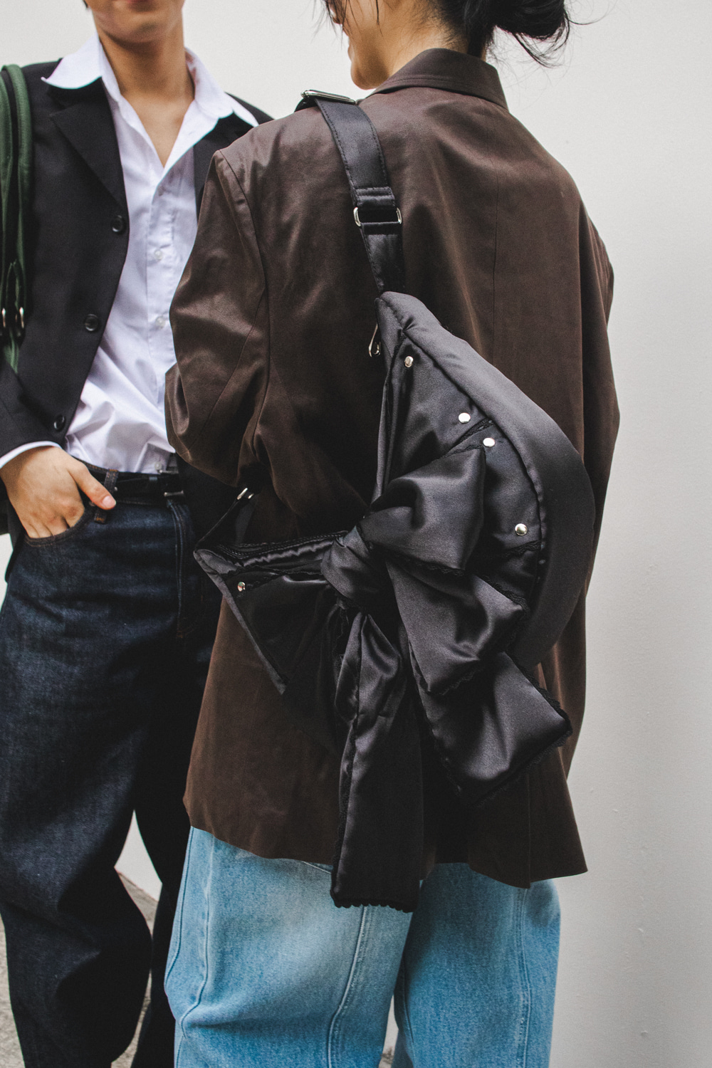 Laced Ribbon Shoulder Bag (Black) - IUGAMAKARAS