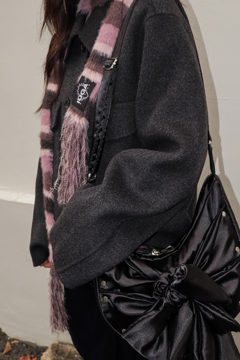 Laced Ribbon Shoulder Bag (Black) - IUGAMAKARAS