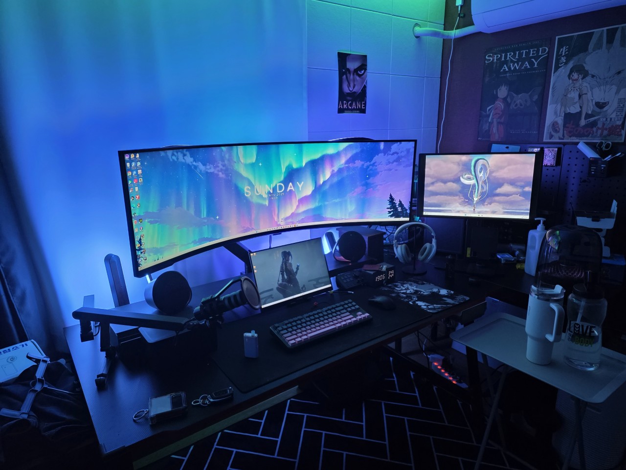 나만의 데스크셋업 | 퓨처테리어