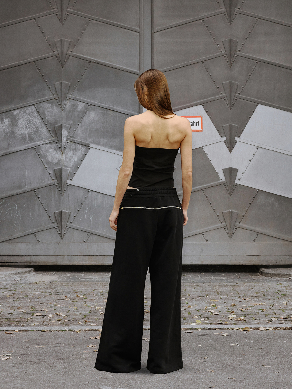 OPEN BACK ZIPPER SWEATPANTS_BLACK | ASHERIRREGULAR