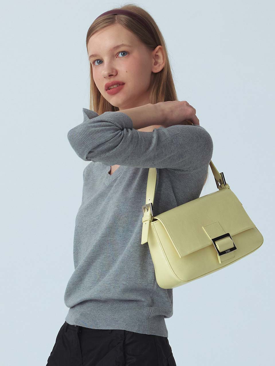 ショルダーバッグ・ポシェット RAIVE Wrinkle Leather Luke Bag in Butter DS Wrinkle Leather Luke Bag in Butter VX3SG002-DS - RAIVE