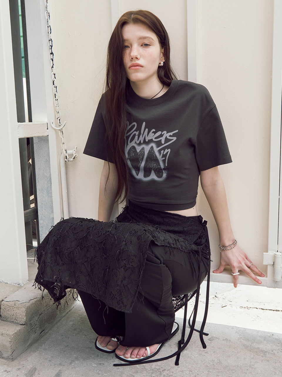RAIVE ♥ Blur Rose Graphic T-shirt / 追跡付 Blur Rose Graphic T-shirt VW5ME612_2color - 레이브
