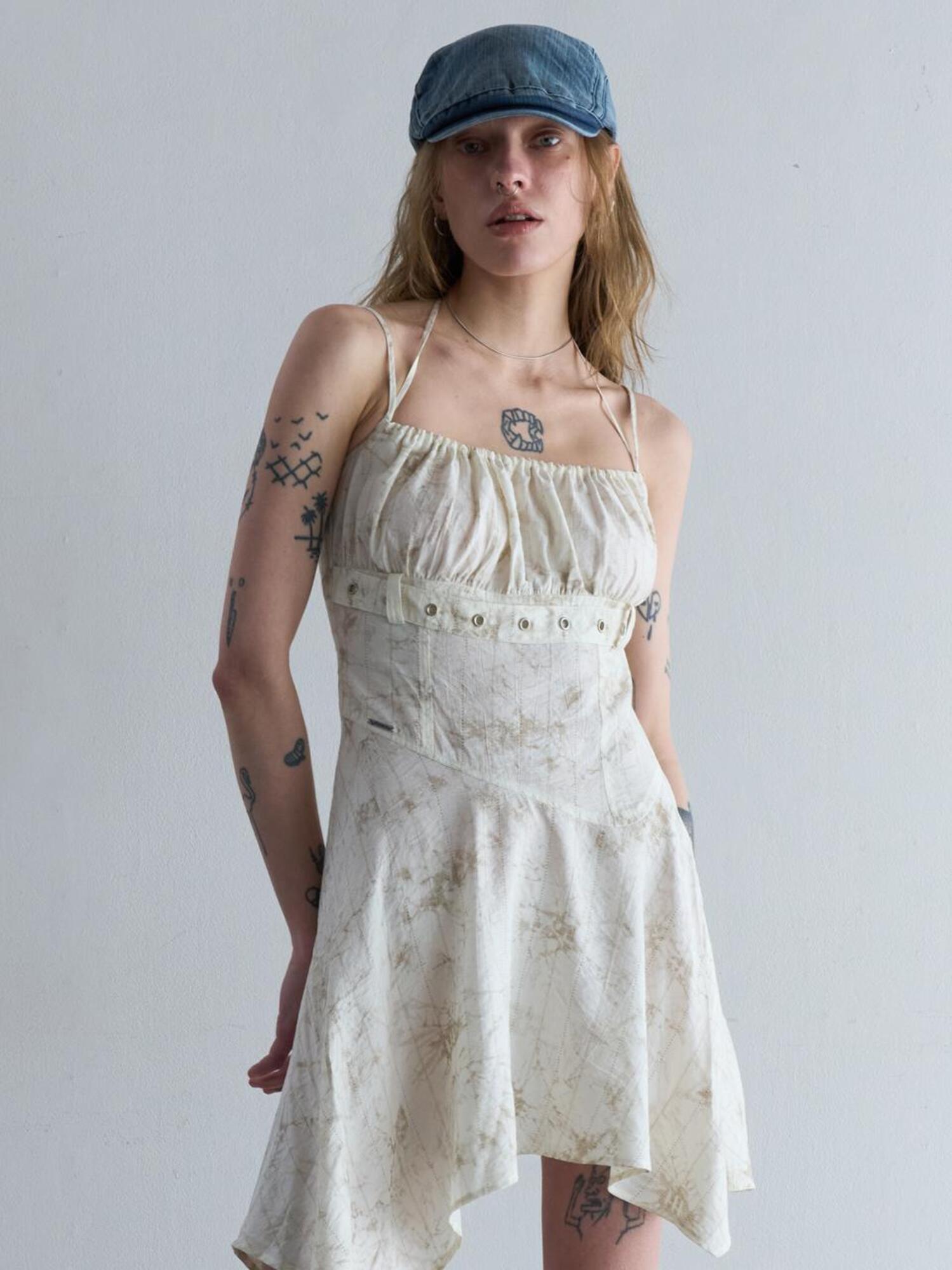 韓国商品/ORDINARY HOLIDAY FLARE SLEEVELESS MINI DRESS FLARE SLEEVELESS MINI DRESS [IVORY] - ORDINARY HOLIDAY