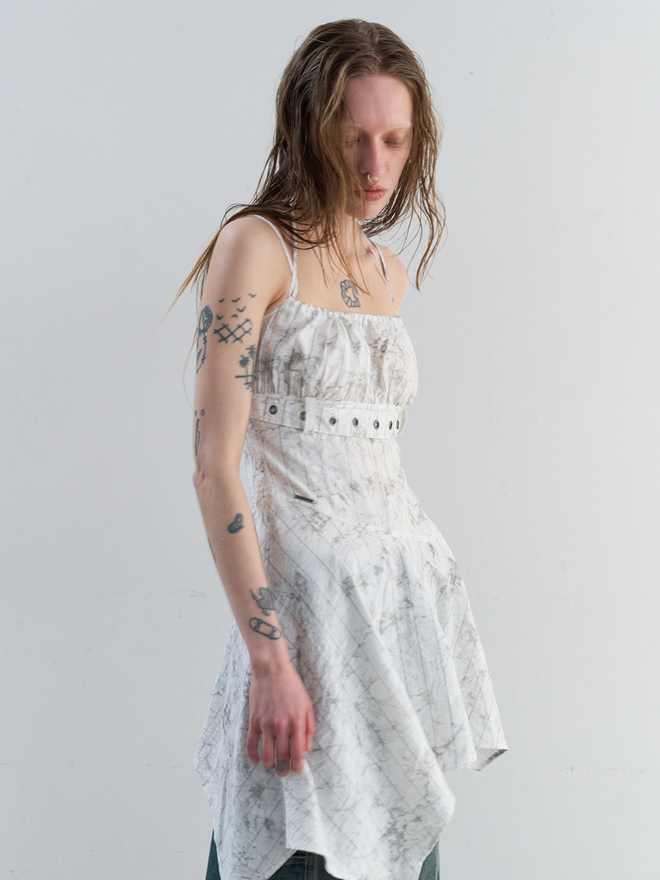 韓国商品/ORDINARY HOLIDAY FLARE SLEEVELESS MINI DRESS 바로배송] - FLARE SLEEVELESS MINI DRESS [GRAY] - ORDINARY