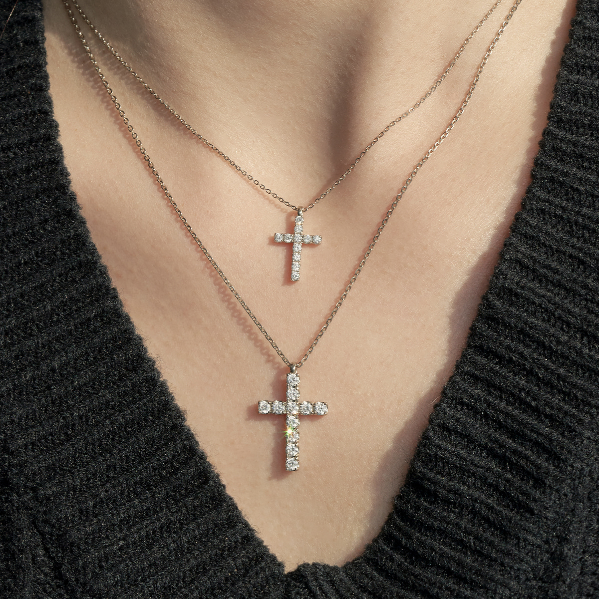 랩다이아몬드 클래식 미니 십자가 목걸이 | 파이브앤플러스 FIVE&PLUS