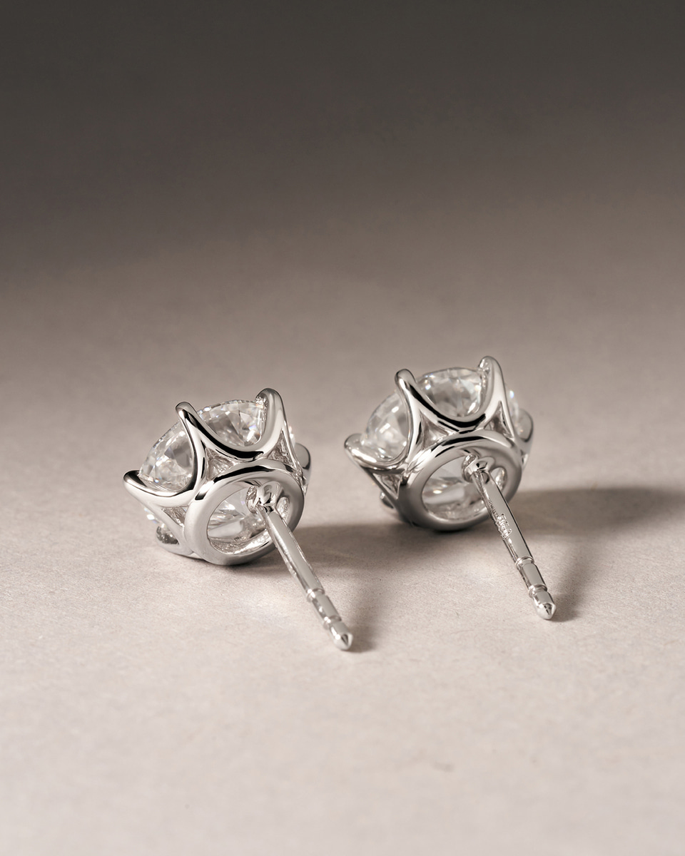 1캐럿 랩다이아몬드 6프롱 솔리테어 귀걸이 | 파이브앤플러스 FIVE&PLUS