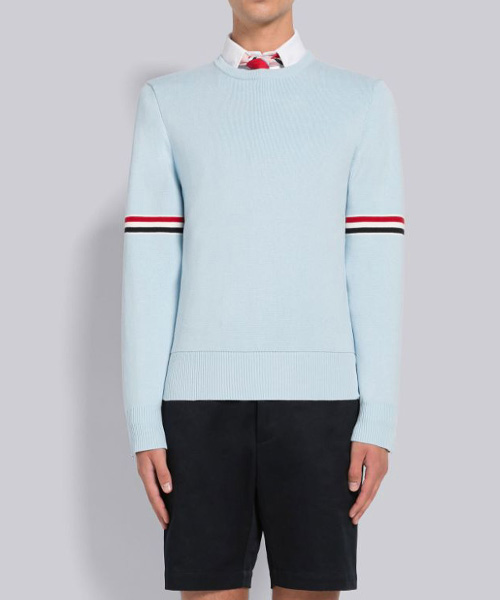 밀라노 스티치 스트라이프 암밴드 크루넥 스웨터