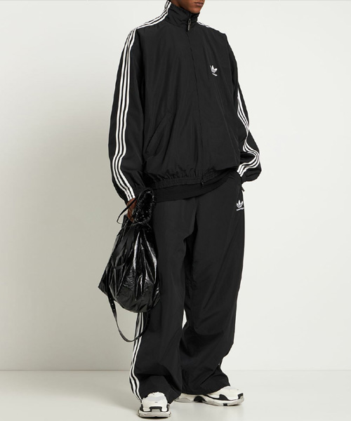 로고 자수 트랙수트