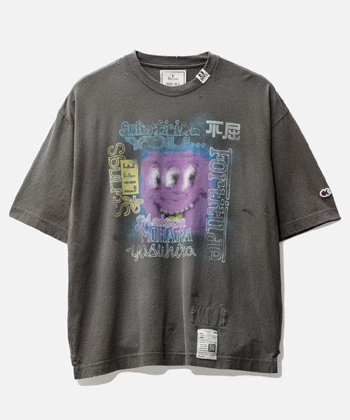 디스트레스드 티셔츠