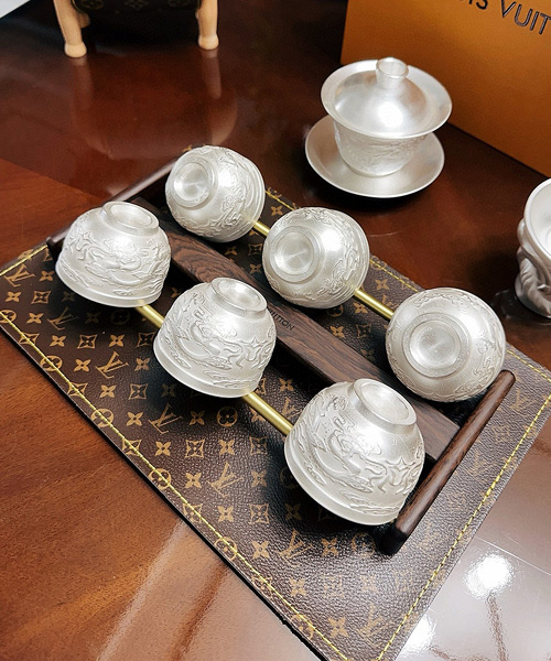 시그니처 패턴 매트 컵 진열함