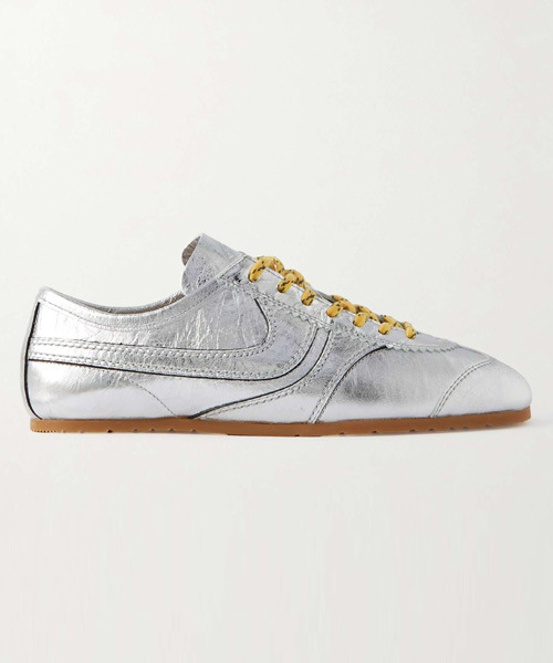 메탈릭 가죽 스니커즈