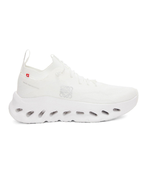 x ON클라우드틸트 스니커즈