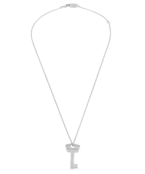 아무르 키 네크리스